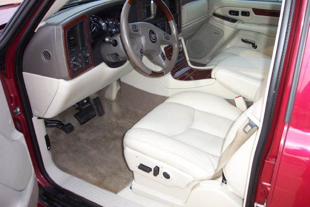 2005 Cadillac Escalade ESV SR5 Sport Utility 4D