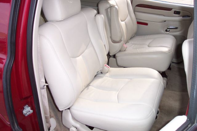 2005 Cadillac Escalade ESV SR5 Sport Utility 4D