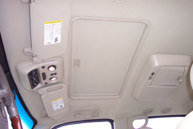 2005 Cadillac Escalade ESV SR5 Sport Utility 4D