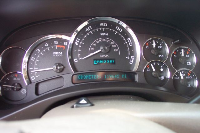 2005 Cadillac Escalade ESV SR5 Sport Utility 4D