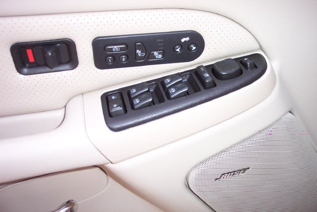 2005 Cadillac Escalade ESV SR5 Sport Utility 4D