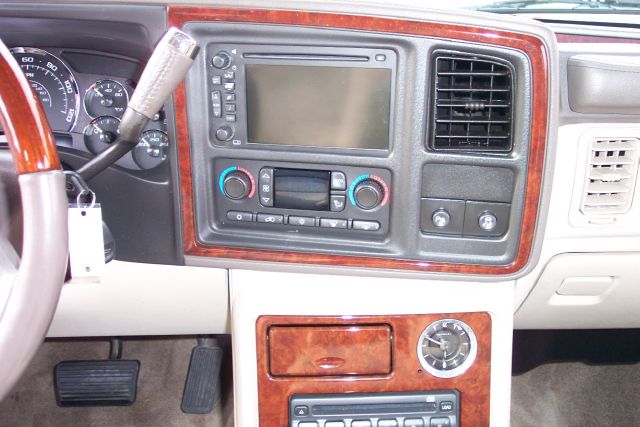 2005 Cadillac Escalade ESV SR5 Sport Utility 4D