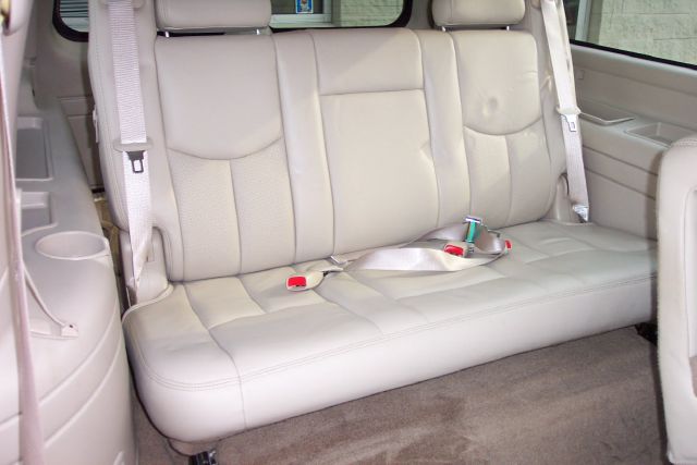 2005 Cadillac Escalade ESV SR5 Sport Utility 4D