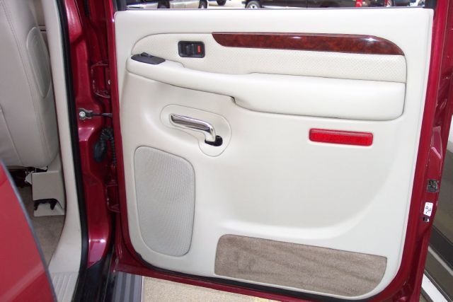 2005 Cadillac Escalade ESV SR5 Sport Utility 4D