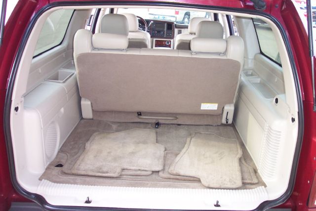 2005 Cadillac Escalade ESV SR5 Sport Utility 4D