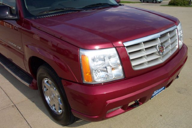 2005 Cadillac Escalade ESV SR5 Sport Utility 4D