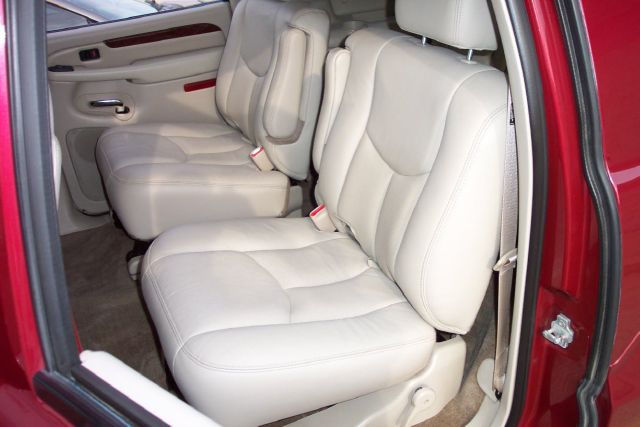 2005 Cadillac Escalade ESV SR5 Sport Utility 4D