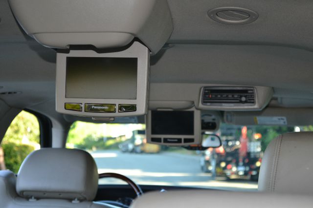 2005 Cadillac Escalade ESV 323ci