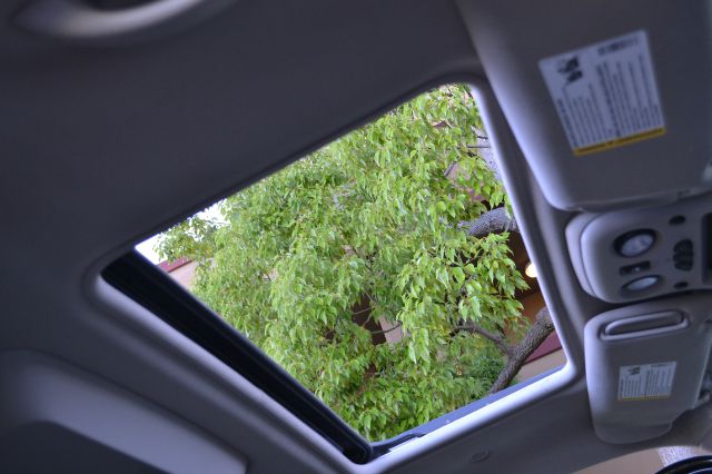 2005 Cadillac Escalade ESV 323ci