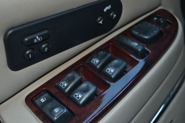 2005 Cadillac Escalade ESV 323ci