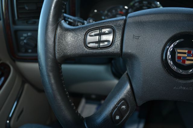 2005 Cadillac Escalade ESV 323ci