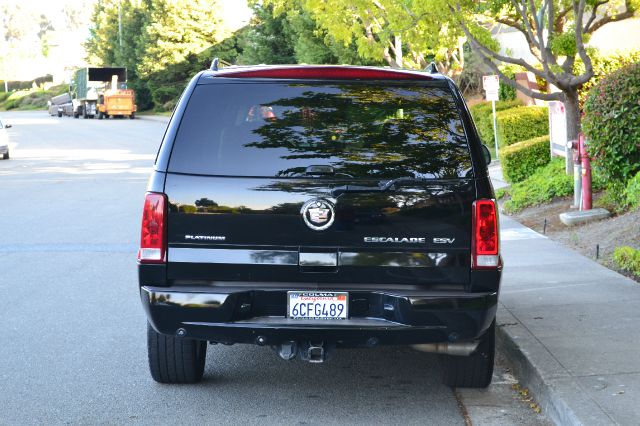 2005 Cadillac Escalade ESV 323ci