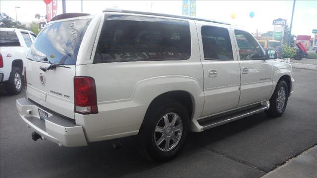 2005 Cadillac Escalade ESV Base