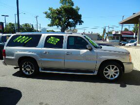 2005 Cadillac Escalade ESV 323ci