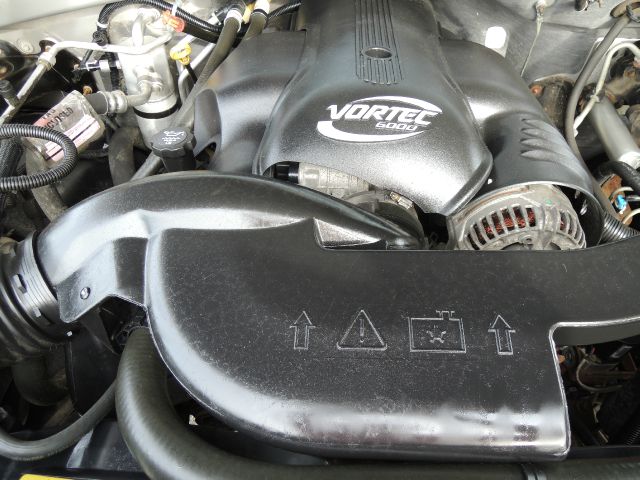 2005 Cadillac Escalade ESV 323ci