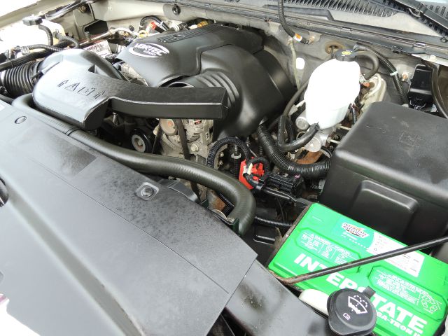 2005 Cadillac Escalade ESV 323ci