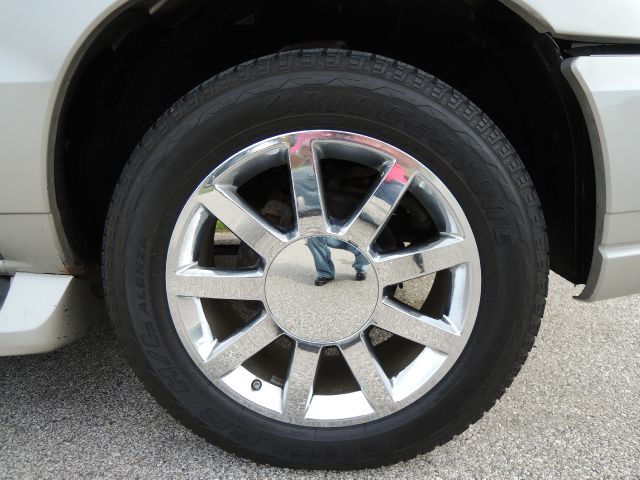 2005 Cadillac Escalade ESV 323ci