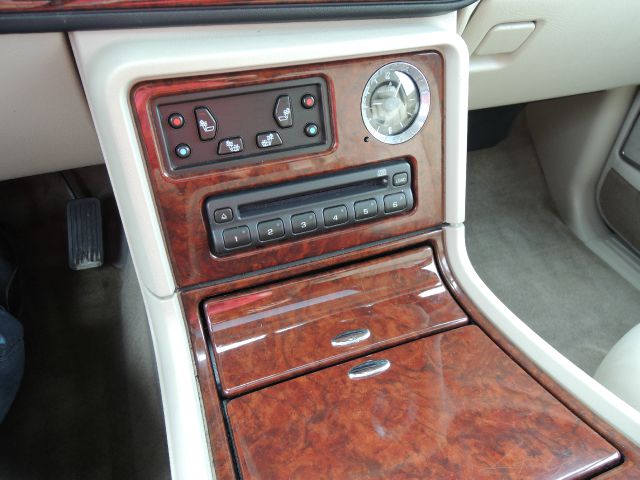 2005 Cadillac Escalade ESV 323ci