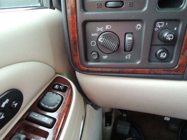 2005 Cadillac Escalade ESV 323ci