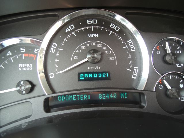 2005 Cadillac Escalade ESV 323ci