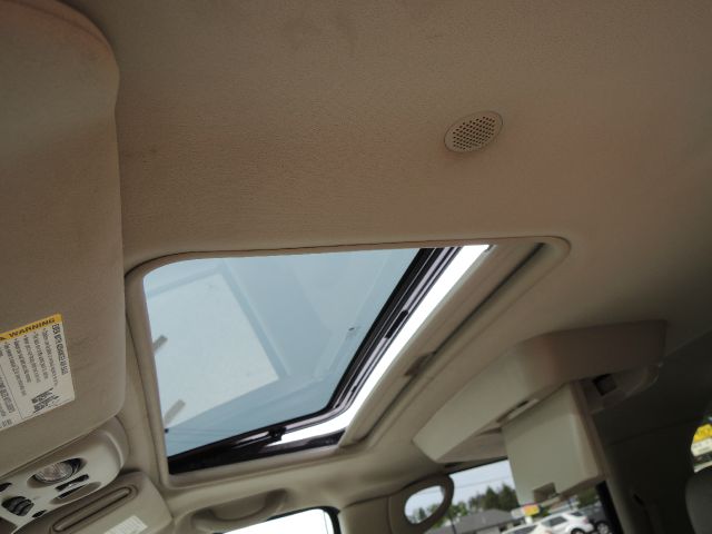 2005 Cadillac Escalade ESV 323ci