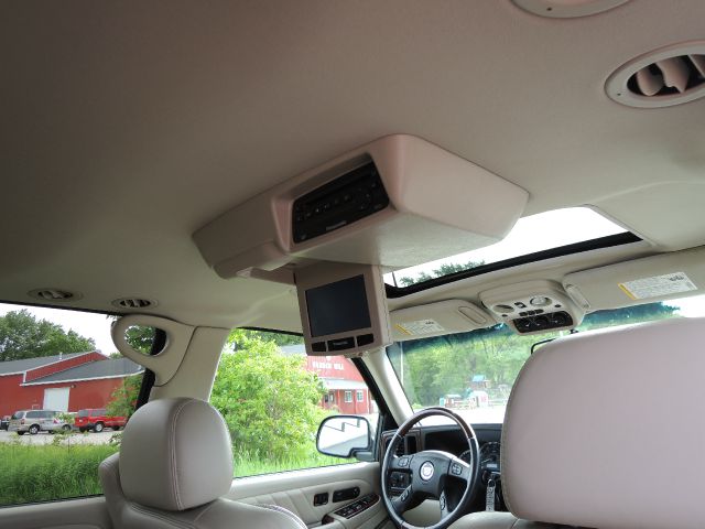 2005 Cadillac Escalade ESV 323ci