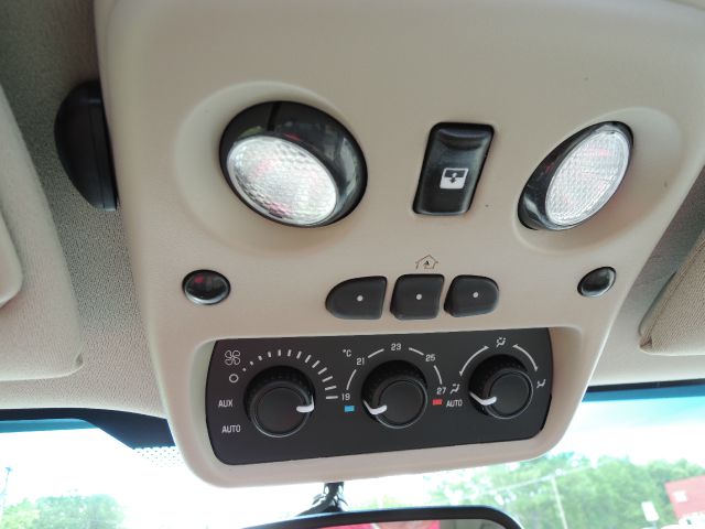 2005 Cadillac Escalade ESV 323ci