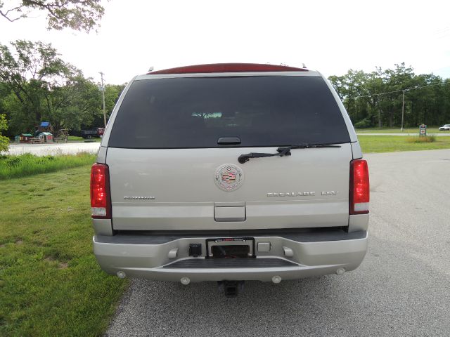 2005 Cadillac Escalade ESV 323ci