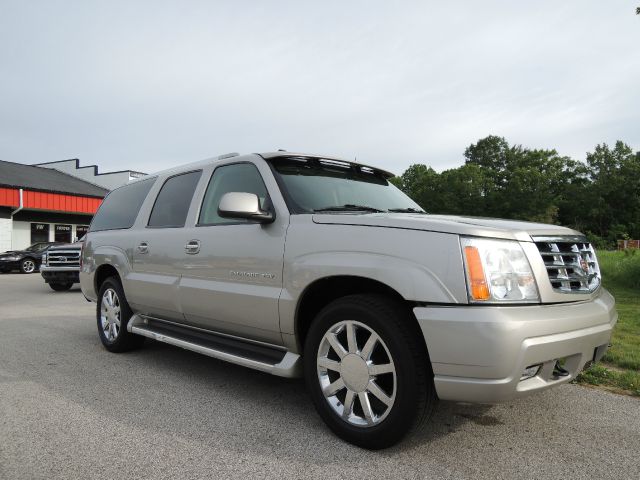 2005 Cadillac Escalade ESV 323ci