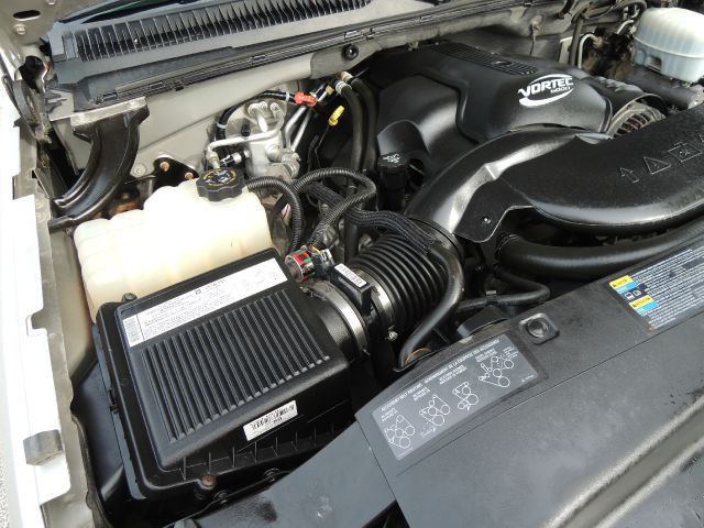 2005 Cadillac Escalade ESV 323ci