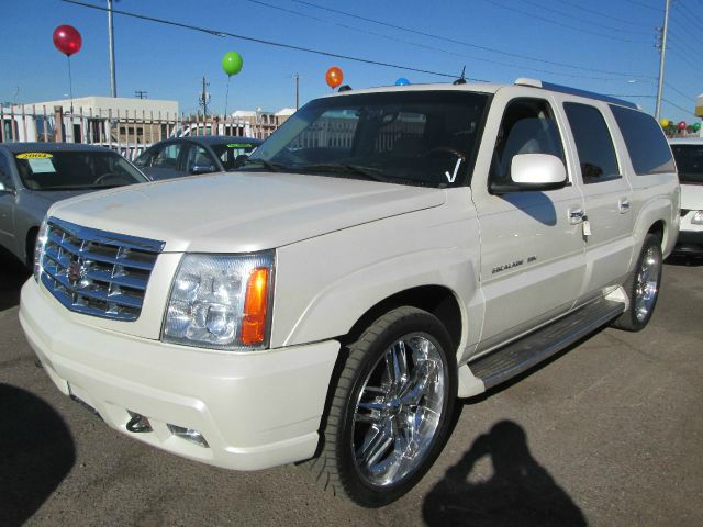 2005 Cadillac Escalade ESV 323ci