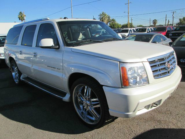 2005 Cadillac Escalade ESV 323ci