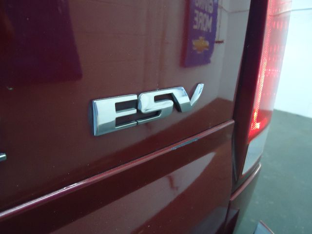 2005 Cadillac Escalade ESV SR5 Sport Utility 4D
