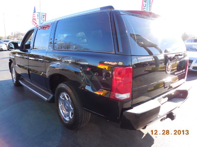 2005 Cadillac Escalade ESV SR5 Sport Utility 4D