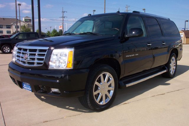 2005 Cadillac Escalade ESV 323ci