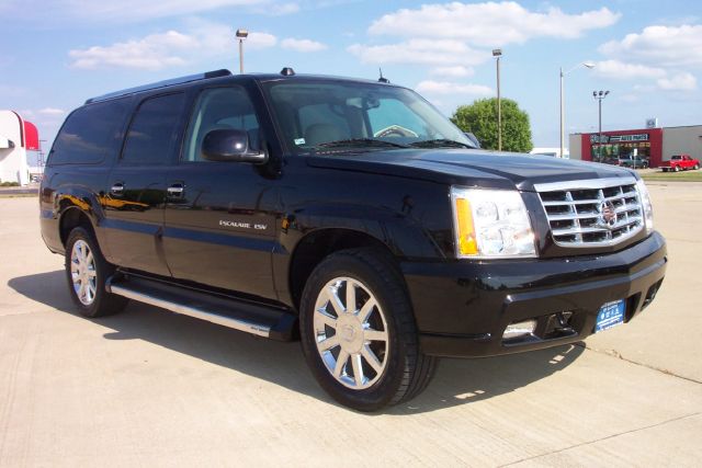 2005 Cadillac Escalade ESV 323ci