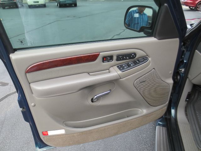 2006 Cadillac Escalade ESV SR5 Sport Utility 4D