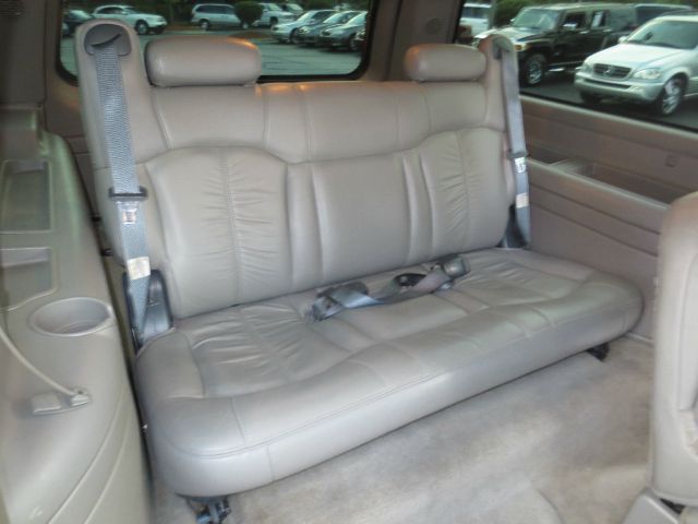 2006 Cadillac Escalade ESV SR5 Sport Utility 4D