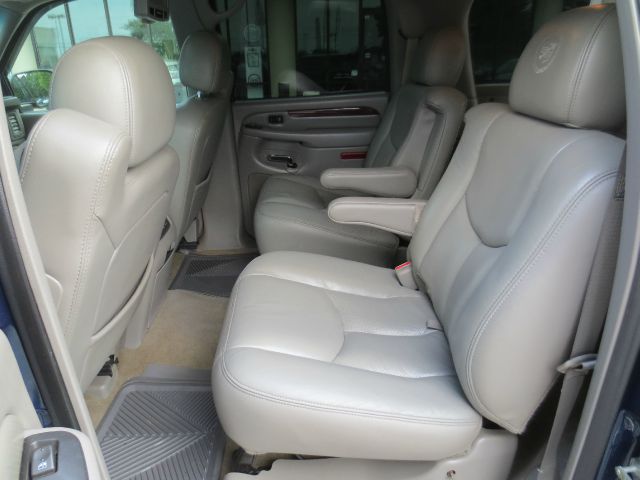 2006 Cadillac Escalade ESV SR5 Sport Utility 4D