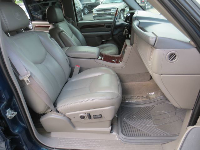 2006 Cadillac Escalade ESV SR5 Sport Utility 4D