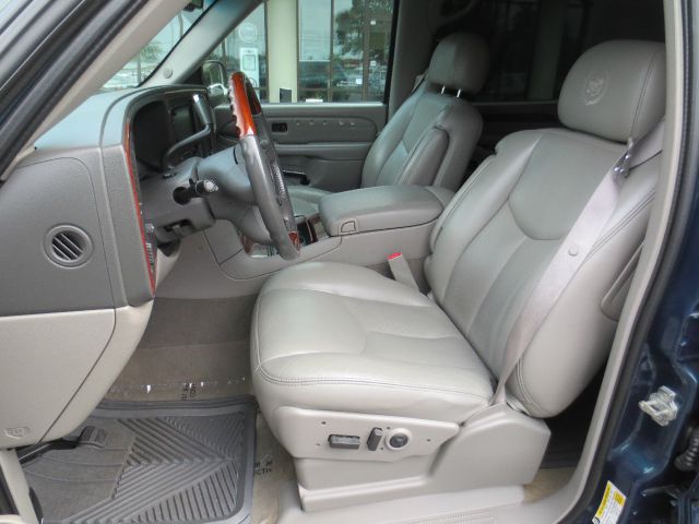 2006 Cadillac Escalade ESV SR5 Sport Utility 4D