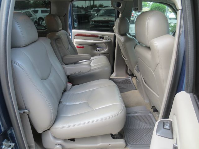 2006 Cadillac Escalade ESV SR5 Sport Utility 4D