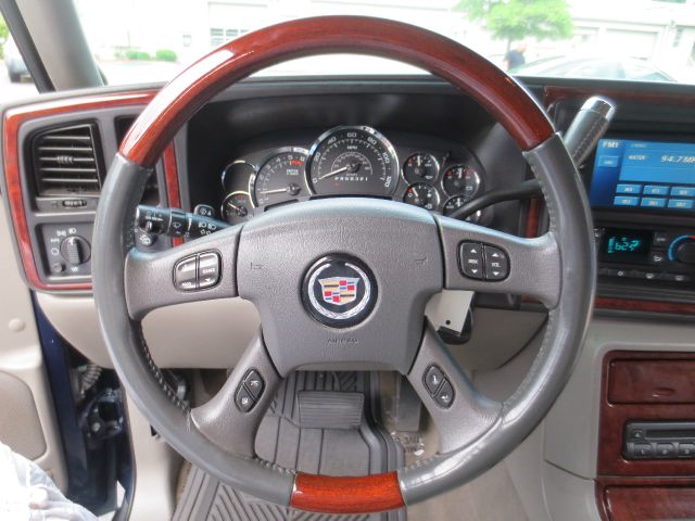 2006 Cadillac Escalade ESV SR5 Sport Utility 4D