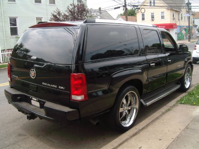 2006 Cadillac Escalade ESV SR5 Sport Utility 4D