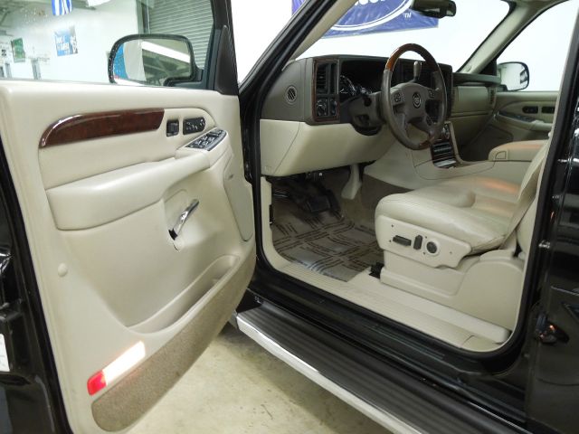 2006 Cadillac Escalade ESV SR5 Sport Utility 4D