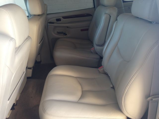 2006 Cadillac Escalade ESV SR5 Sport Utility 4D