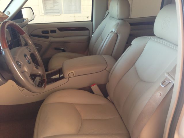 2006 Cadillac Escalade ESV SR5 Sport Utility 4D