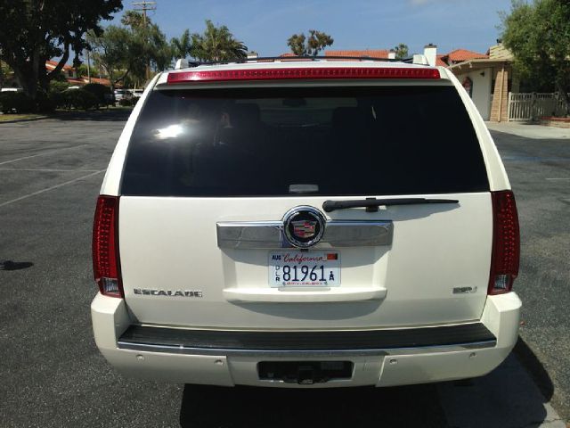 2007 Cadillac Escalade ESV SR5 Sport Utility 4D