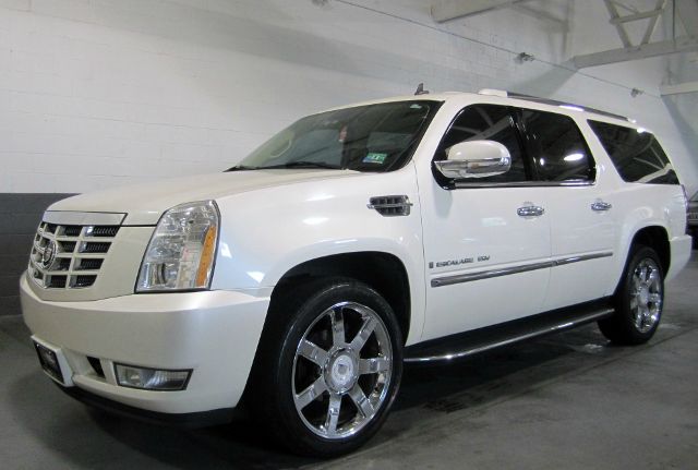 2007 Cadillac Escalade ESV SR5 Sport Utility 4D