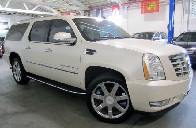 2007 Cadillac Escalade ESV SR5 Sport Utility 4D